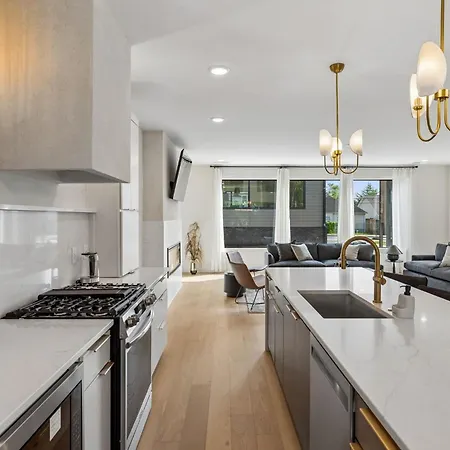 Apartment Modern 4br Townhouse Rooftop Lounge *