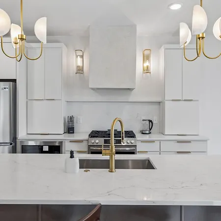 Modern 4br Townhouse Rooftop Lounge Apartment Nashville