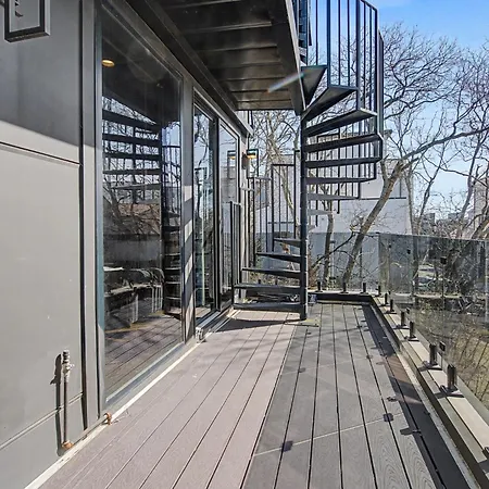 Modern Oasis Downtown Skyline View Prime Apartment Nashville