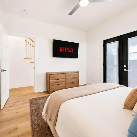 Modern Townhome With Garage & Ev Charger Apartment