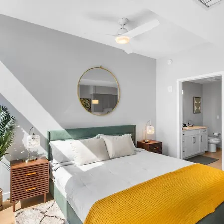 Luxury Pool, Gym & Lounge + Free Parking Apartment Nashville