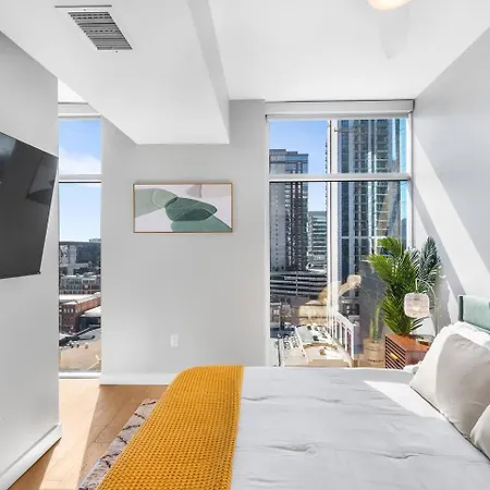 Luxury Pool, Gym & Lounge + Free Parking Apartment Nashville