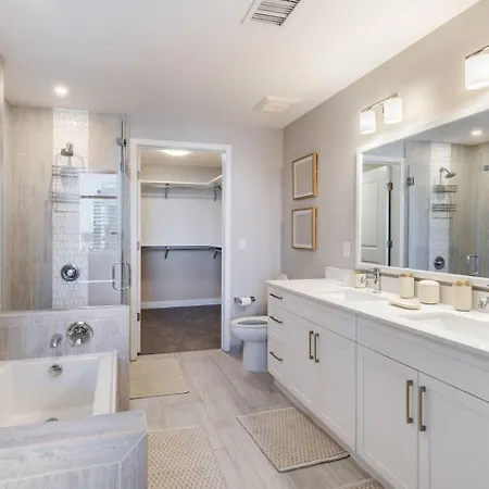 Skyline Views Gulch For 2, Private Balcony * Nashville