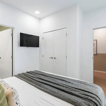 Apartment River View Luxury With Garage, Walk To Downtown *