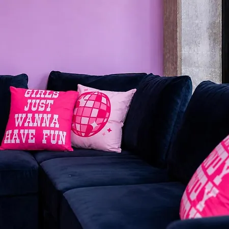 Apartment Pink Pony Club Retreat Near Vanderbilt Sleeps 6 Nashville