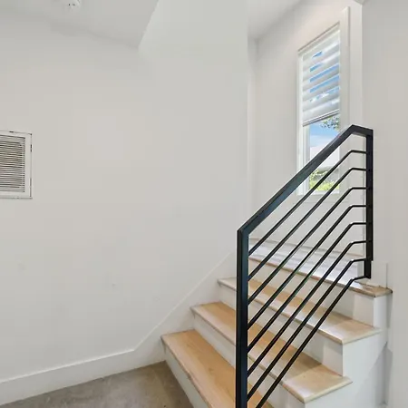 Apartment Modern Townhouse Close To Broadway