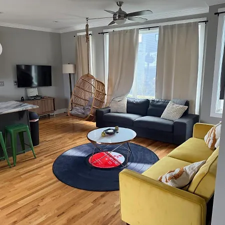 Apartment Rooftop Skyline View-close To Broadway-sleeps 8 Nashville