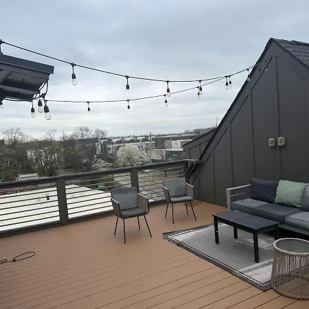 Rooftop Skyline View-close To Broadway-sleeps 8 Nashville