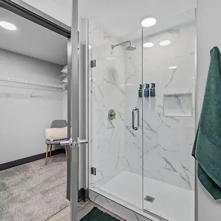 Modern 2br Retreat Sylvan Park Near Broadway Apartment *