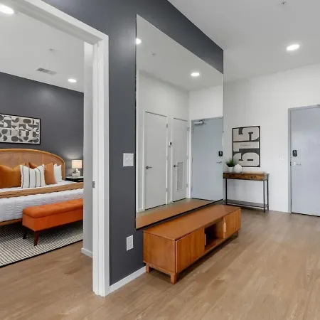 Modern Gulch Getaway With Pool, Garage And Balcony Nashville