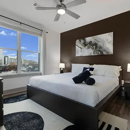 Mid-century Sunlit - Min To Brdwy - Parking Apartment Nashville
