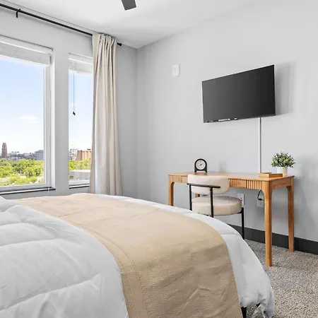 Stylish 2br W Skyline Views * Nashville