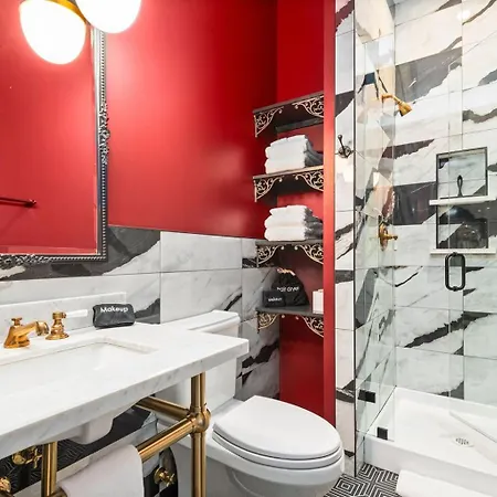 Holiday home The Velvet Songbird Downtown Luxe Sleeps 24 *