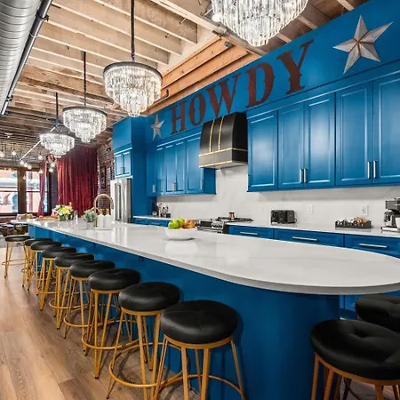 The Velvet Vault-luxury Downtown Loft With River View & Walk To Broadway Holiday home Nashville