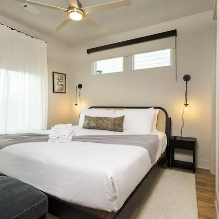 Bachelorette Dream | 2 Units | 8 Kings + 8 Baths *