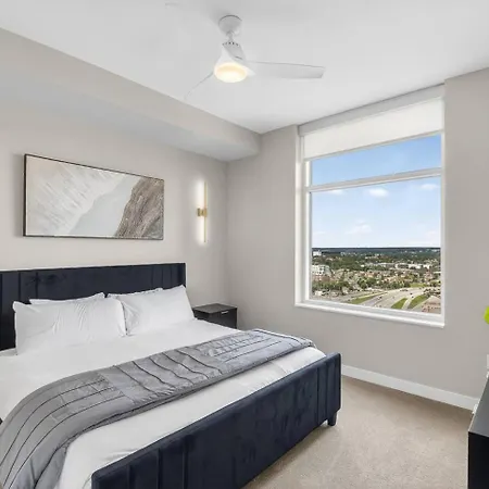Broadway Views Lux Gulch Condo+ Private Balcony Apartment *