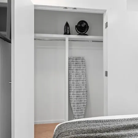 Apartment River View Luxury With Garage, Walk To Downtown *