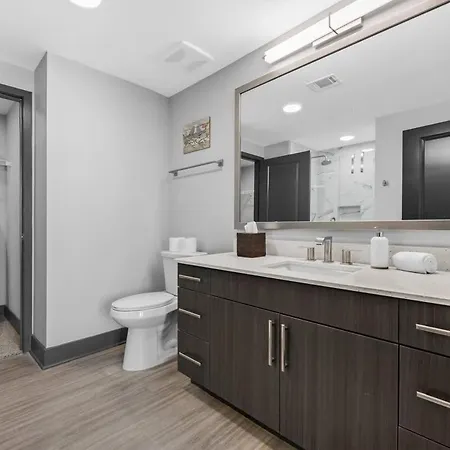 Stylish 2br Near Sylvan Park- Music Views Apartment