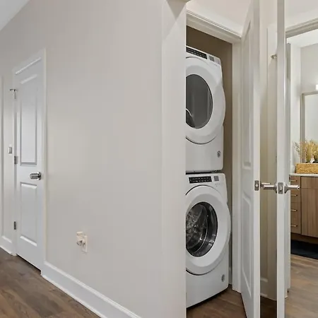 Stylish Gulch Retreat - Near Broadway *