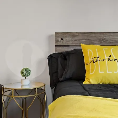 Stylish Gulch Retreat - Near Broadway Apartment