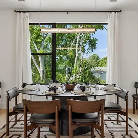 Apartment Modern 4br Townhouse Rooftop Lounge *