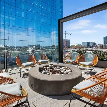 Apartment Gulch Gem Pool, Walkable + Parking *