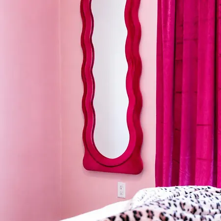 Apartment Pink Pony Club Retreat Near Vanderbilt Sleeps 6 Nashville
