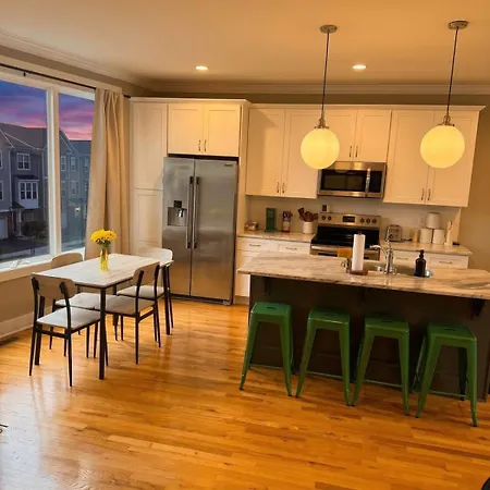 Rooftop Skyline View-close To Broadway-sleeps 8 *