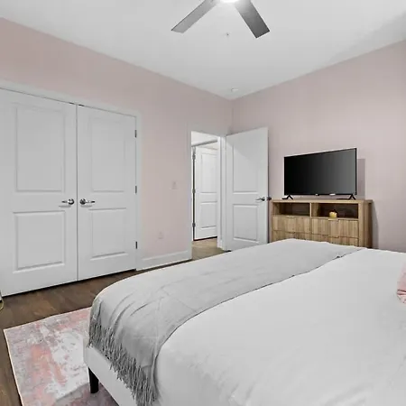 Apartment Glam 2br Walk To Broadway & The Gulch Nashville