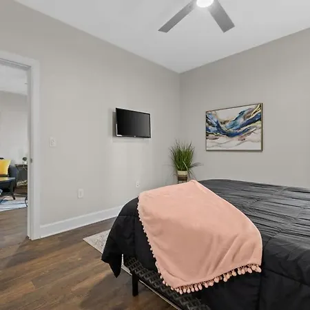Apartment Stylish Gulch Retreat - Near Broadway