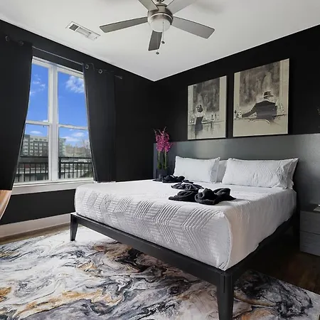 The Midnight Parthenon - 5 Min To Broadway - Midtown Apartment *