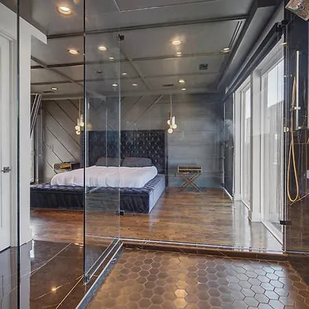 Modern Oasis Downtown Skyline View Prime Nashville