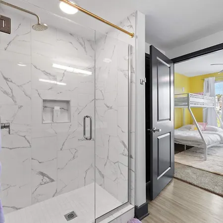 Apartment Vibrant Retreat Pool And Glam Nashville