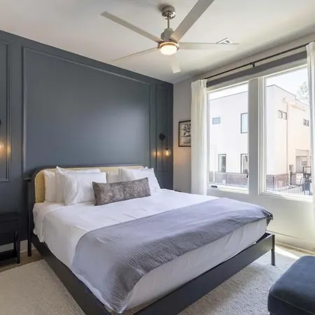 Bachelorette Dream | 2 Units | 8 Kings + 8 Baths Apartment *