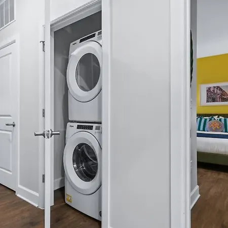 2br W Glam Station & Karaoke Near Broadway Nashville