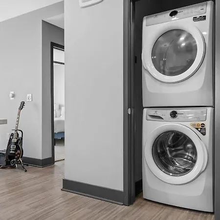 Stylish 2br Near Sylvan Park- Music Views Nashville