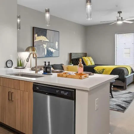 Stylish Gulch Retreat - Near Broadway Apartment *