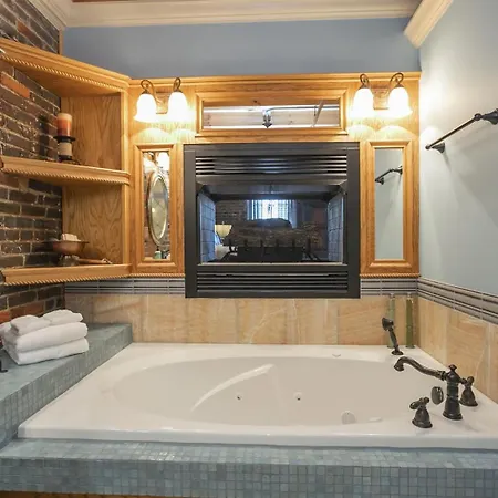 Holiday home The Titan Penthouse Nashville-rooftop Hot Tub Printer's Alley-steps To Broadway Nashville