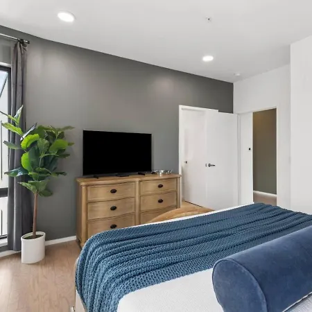 Apartment Luxury Downtown Riverview With Garage And Two Balconies Nashville
