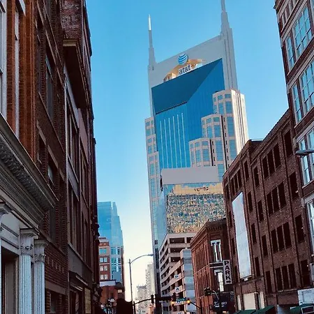 The Honky Tonk 2 Blocks To Broadway,printers Alley Nashville