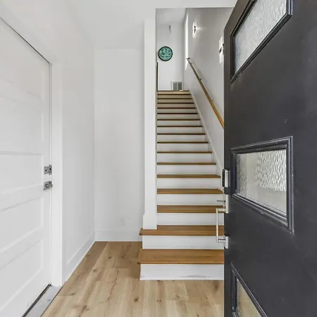 Apartment Modern Townhome With Garage & Ev Charger *