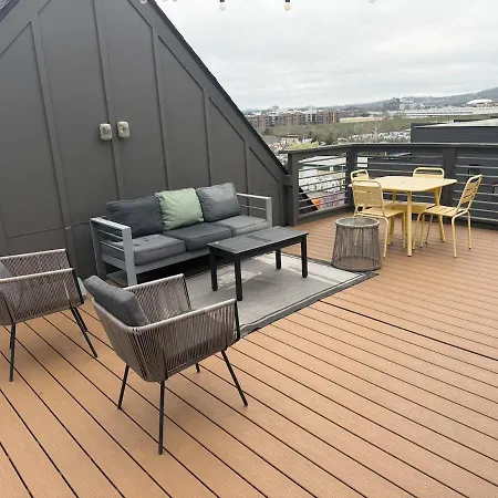 Apartment Rooftop Skyline View-close To Broadway-sleeps 8 Nashville