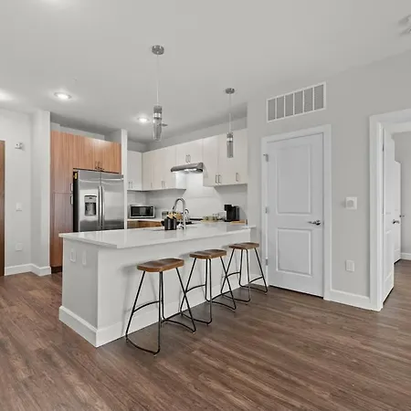 Modern Haven Walk 2 Gulch & Broadway Apartment