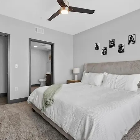Stylish 2br Near Sylvan Park- Music Views *