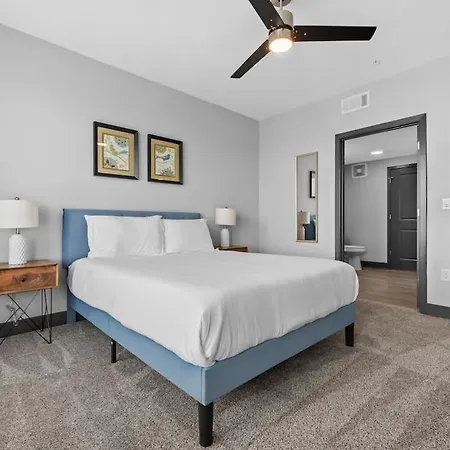 Stylish 2br Near Sylvan Park- Music Views