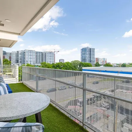 Modern Gulch Getaway With Pool, Garage And Balcony Nashville