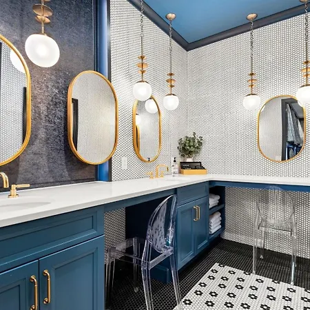 The Velvet Songbird Downtown Luxe Sleeps 24 Nashville