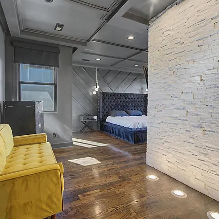 Modern Oasis Downtown Skyline View Prime
