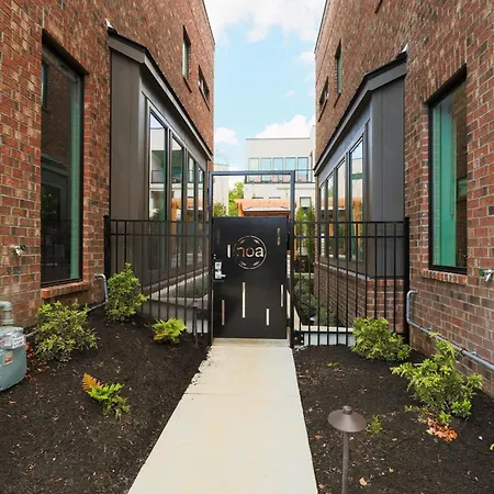 Apartment Work & Unwind | Pool, Sauna & Fitness Nashville