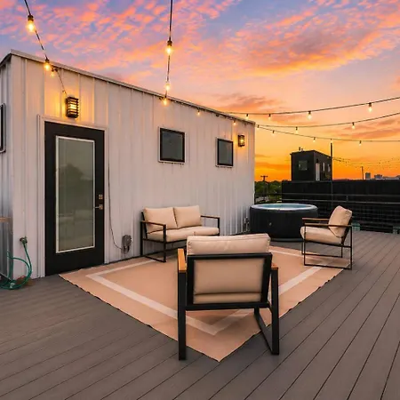 Modern Townhome With Garage & Ev Charger Apartment *
